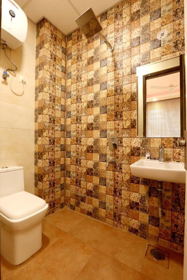 Hotel Square Stay New Delhi Exterior photo